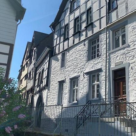 Manoir -1654- Historisch Schlafen In Monschaus Altstadt Exterior foto